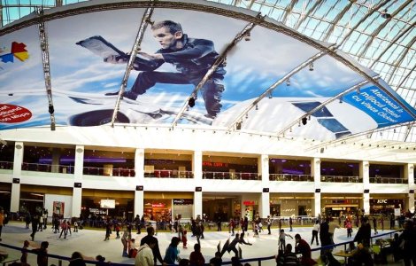 (P) Romtelecom - Clicknet branduieste intreg patinoarul din AFI Palace Cotroceni