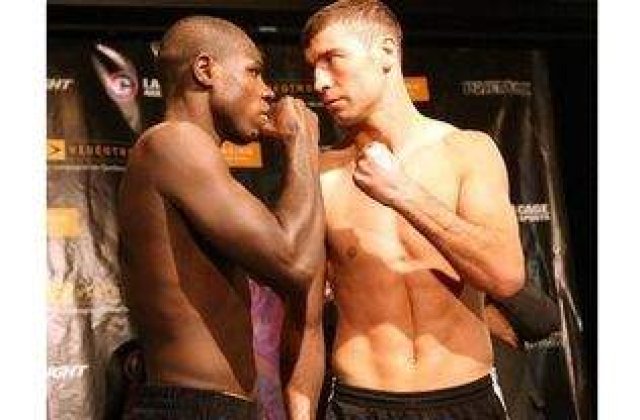 Bute isi pune centura in joc