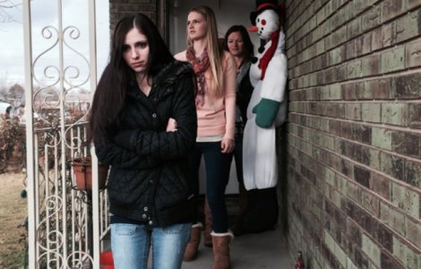 Un serial documentar prezinta povestea unor tinere care au scapat dintr-o secta poligama