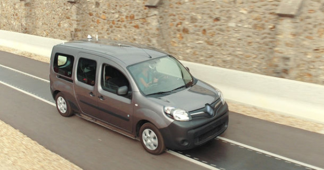 Solutie inedita pentru masinile electrice: incarcarea wireless a bateriei in timpul mersului