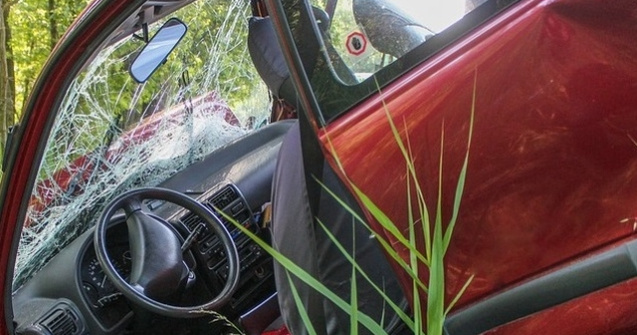 Sapte raniti si un mort, dupa ce un autoturism si un microbuz s-au ciocnit in Cernica