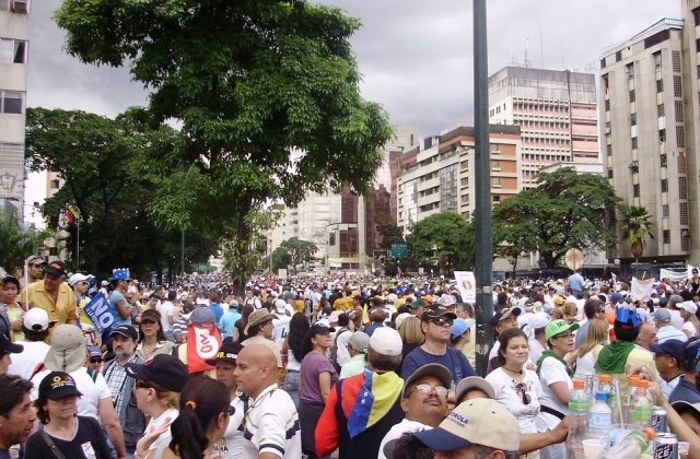 [Video] Imaginile disperarii, in Venezuela, dupa 50 de zile de proteste masive