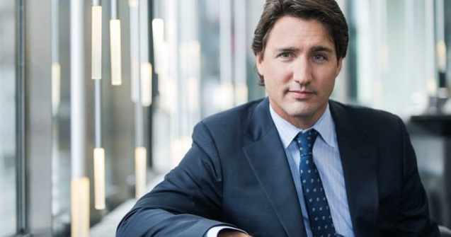 Foto  Trudeau "a stricat" poza unui grup de liceeni