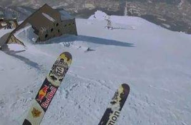 [VIDEO] In zbor cu schiurile deasupra Alpilor!