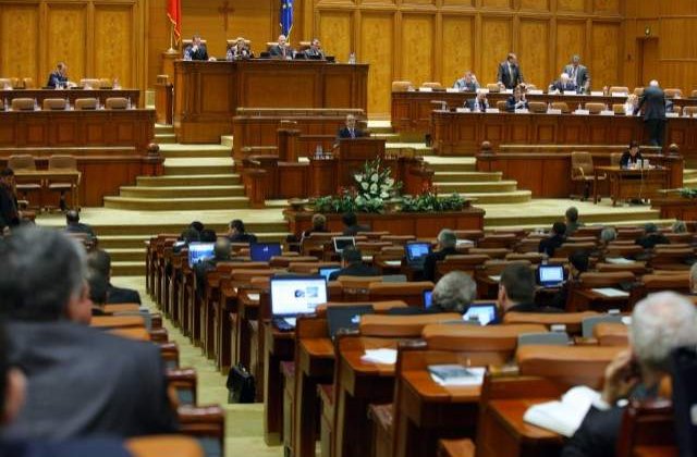 [VIDEO] Plictiseala mare in Parlament, in timpul dezbaterilor pe buget