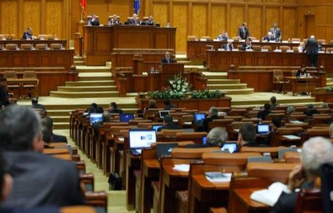  Video  Plictiseala mare in Parlament, in timpul dezbaterilor pe buget