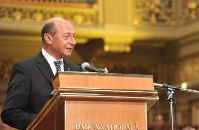 Ce ne ureaza Basescu de sarbatori?