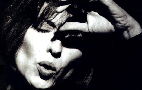 Actrita si cantareata Eniko Szilagyi revine pe o scena romaneasca