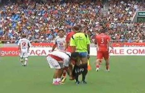 Razbunare: L-a lasat pe tusier in chiloti!