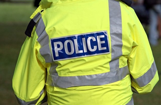 Soldatii si politistii britanici desfasurati la un colegiu din zona metropolitana Manchester