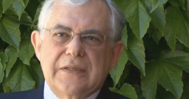 Fostul premier elen Lucas Papademos, ranit intr-un atac, la Atena