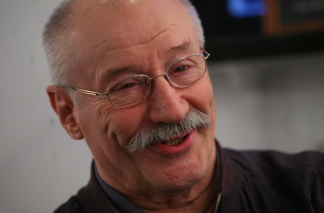 Victor Rebengiuc: Cu ce te impiedica pe tine care te consideri om normal casatoria legala intre doi barbati?