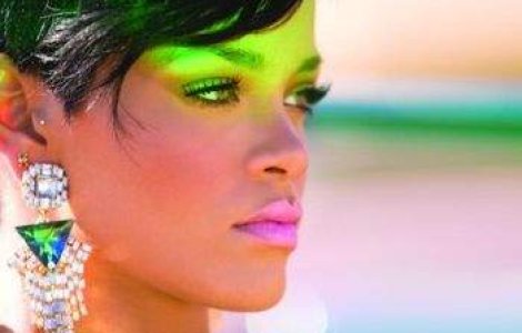 Rihanna, din nou singura