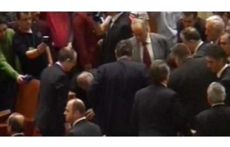 Tragedia din Parlament, o actiune voita sau accident de munca?