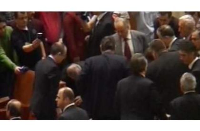 Tragedia din Parlament, o actiune voita sau accident de munca?