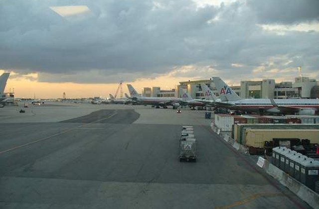 SUA: O geanta plina cu munitie a explodat pe un aeroport