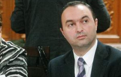 Adomnitei s-a dus la cununia civila cu un elicopter al MIRA