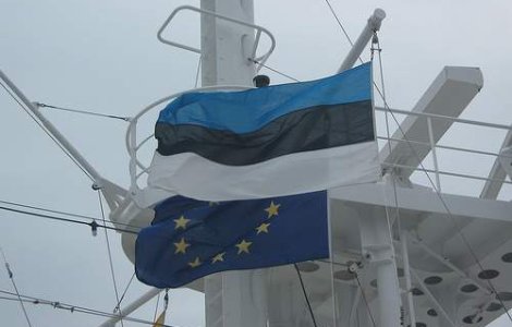 Estonienii au intrat in "clubul europenilor care folosesc euro"