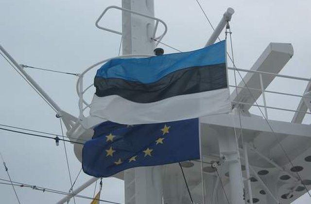 Estonienii au intrat in "clubul europenilor care folosesc euro"
