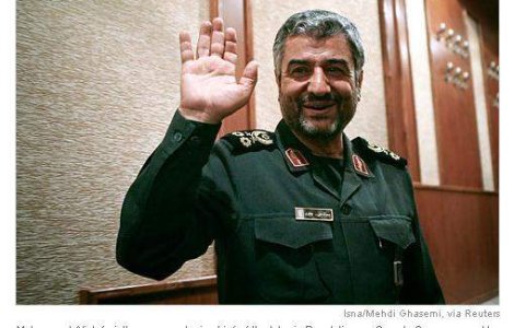 Presedintele Iranului, palmuit de un comandant militar