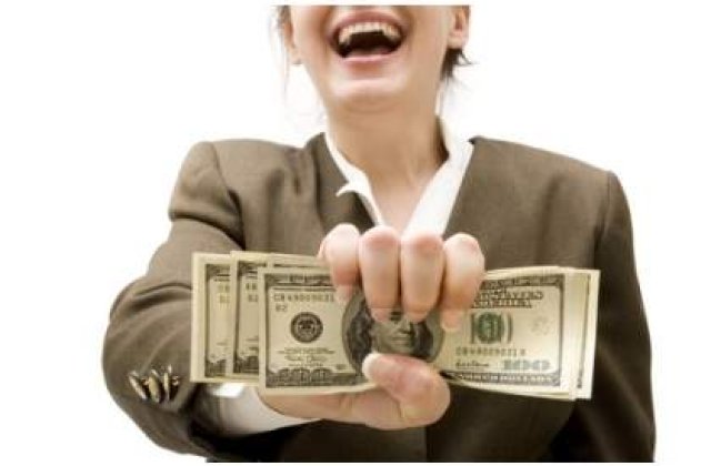 Zeci de mii de romani aplica pentru orice job, oriunde in lume