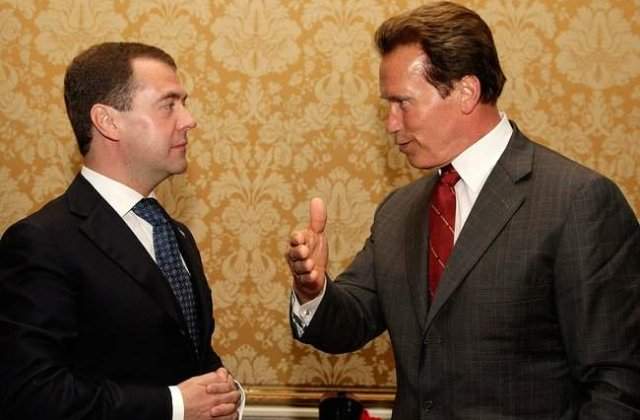 Medvedev merge la schi cu Schwarzenegger
