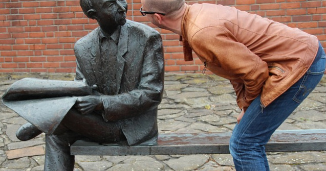  Top  6 semne ca un introvertit te place