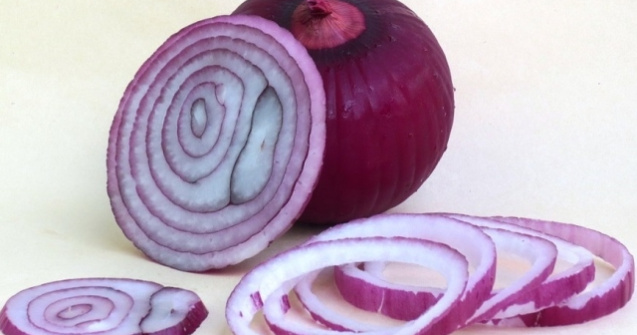 6 motive pentru a consuma ceapa rosie mai des