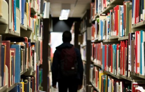 Primaria Capitalei vrea program de studiu despre UE pentru elevii de liceu