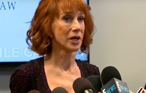  Video  Kathy Griffin si-a cerut iertare cu lacrimi in ochi: Nu cred ca voi mai avea o cariera dupa asta. Trump m-a ruinat