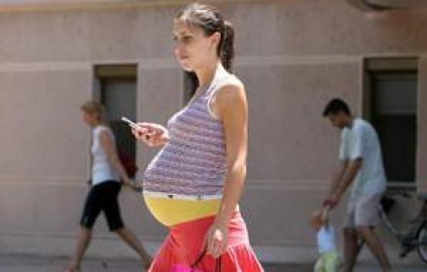 Toate femeile gravide din Romania vor fi testate pentru depistarea HIV/SIDA