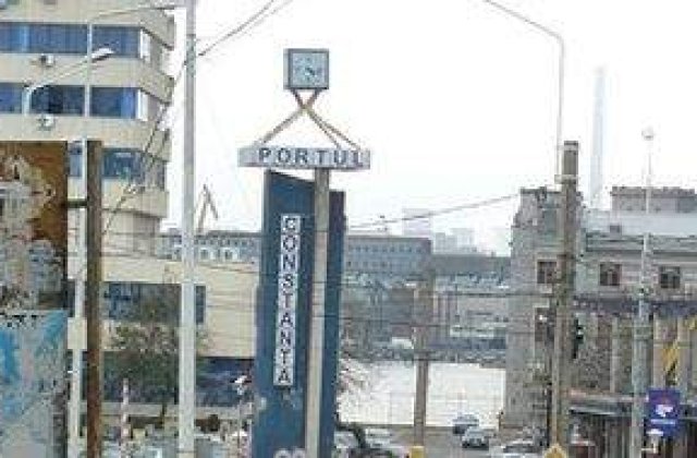 Manevrele in porturile constantene, suspendate din cauza cetii