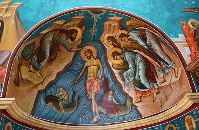 Credinciosii sarbatoresc astazi Boboteaza