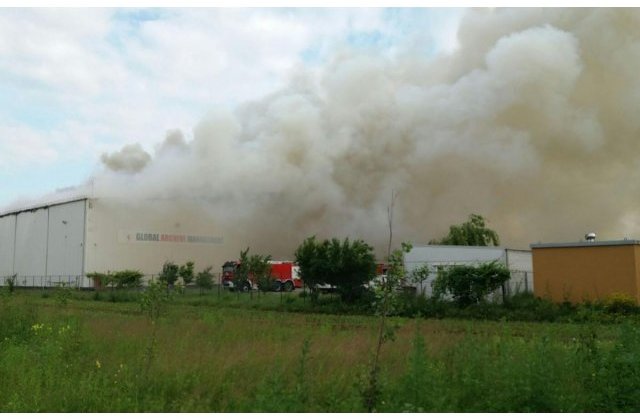 Incendiul declansat la depozitul de documente din Ilfov, stins dupa 10 zile