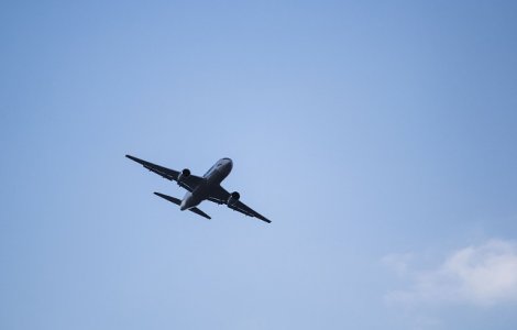 Pasageri au sarit dintr-un avion in Australia, dupa o amenintare falsa cu bomba