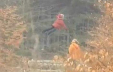  Video  Incredibil: Un copil din Rusia leviteaza!