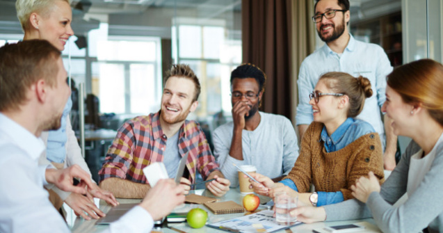 Angajatii romani isi cheltuiesc aproape tot salariul pe mancare si utilitati