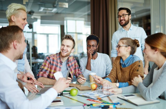 Angajatii romani isi cheltuiesc aproape tot salariul pe mancare si utilitati