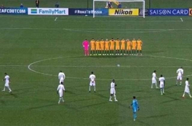 Jucatorii echipei de fotbal Arabia Saudita au refuzat sa tina un moment de reculegere in memoria victimelor din Anglia