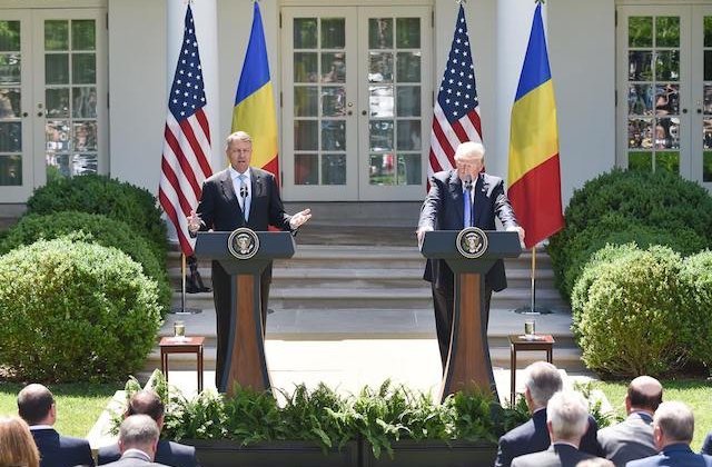 CNN: Iohannis si Trump au avut declaratii contradictorii cu privire la vizele pentru romani in timpul intalnirii de la Casa Alba