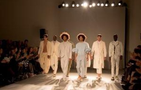Rozalb de Mura, succes romanesc la London Fashion week