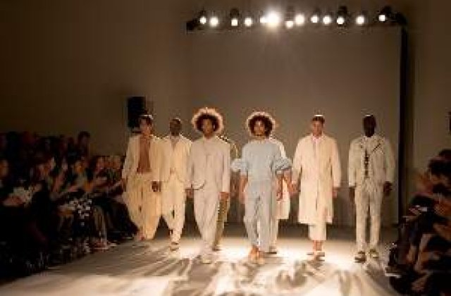 Rozalb de Mura, succes romanesc la London Fashion week