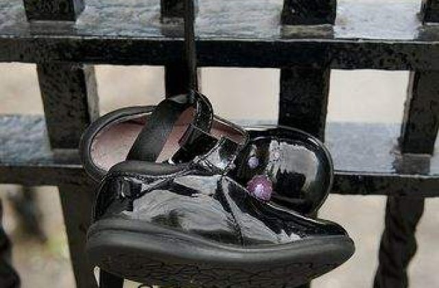 Socant: Un copil de trei ani, omorat in bataie de propria mama