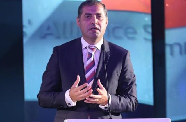 Florin Jianu il ironizeaza pe ministrul Daea: ”Daca langa un guvern poate sta un program de guvernare, langa acest program de guvernare cred ca nu poate sta niciun guvern”