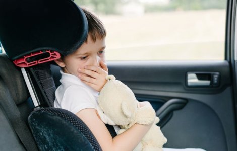 Semnal de alarma: "In masina se respira un aer de pana la 12 ori mai poluat decat in afara ei"