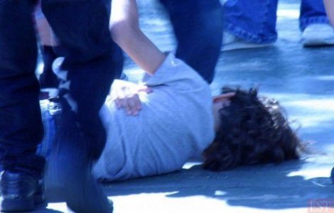 Barlad: trei eleve au batut o colega pana a ajuns la spital