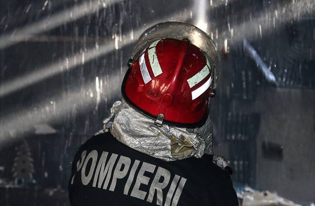 Incendiu in Gara de Nord din Bucuresti. Un barbat se afla in stare critica si este internat