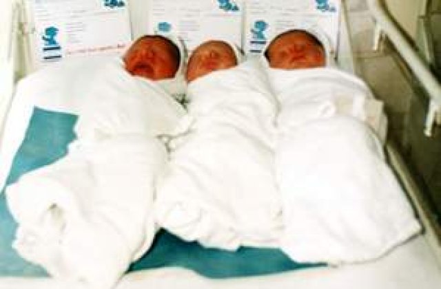 O mama a invins statul in numele tripletilor