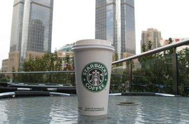 Un an de cafea gratis de la Starbucks!