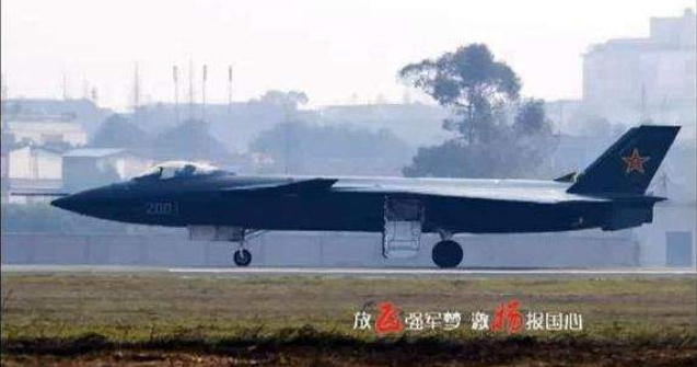 Zbor inaugural al primului avion chinezesc "invizibil"